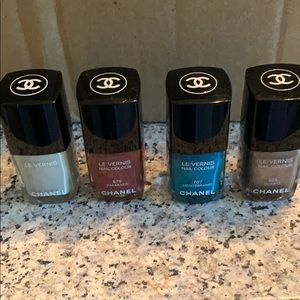4 Chanel nail polishes